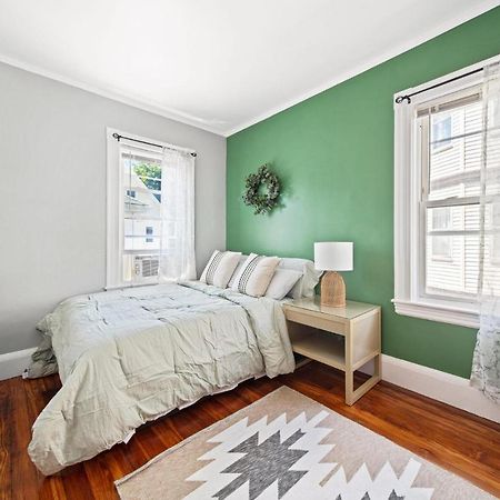 Cozy Up In 5Br Apt Near Charming Oak Square Boston Exterior foto